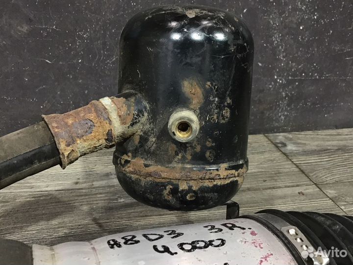 Стойка пневматическая задняя правая Ауди А8 Д3