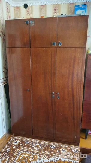 Шкаф плательный