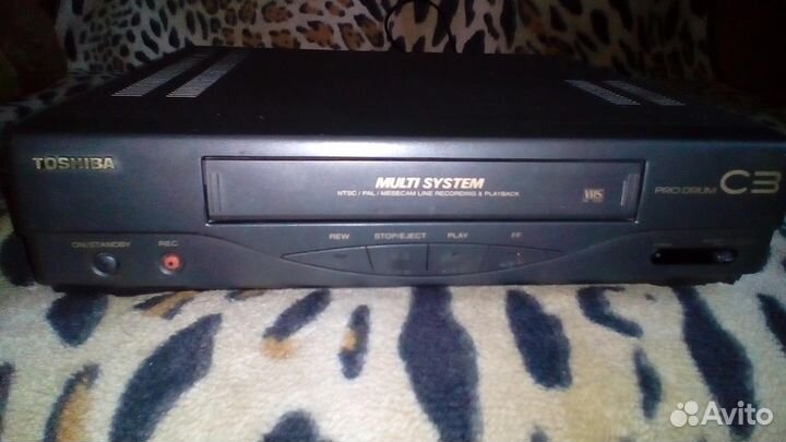 Видеомагнитофон toshiba
