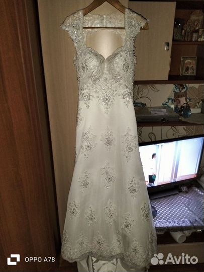 Свадебное платье 44 46 со шлейфом
