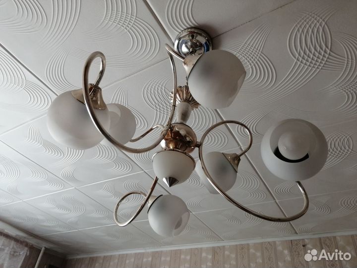 Люстра потолочная и торшер