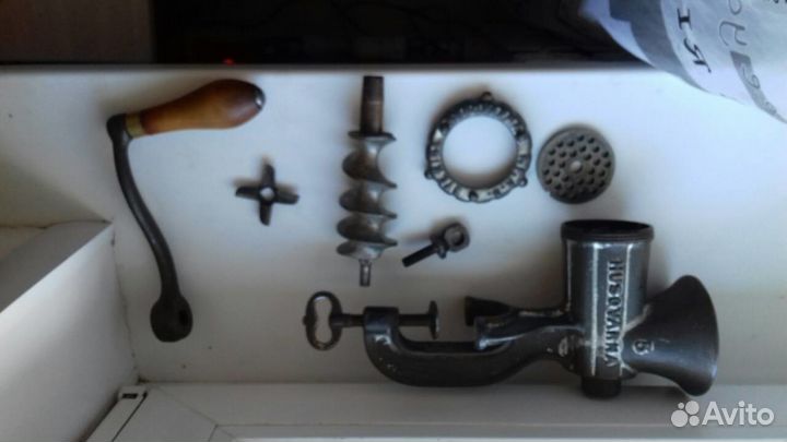 Антикварная мясорубка husqvarna