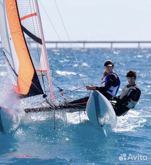 Парусник катамаран