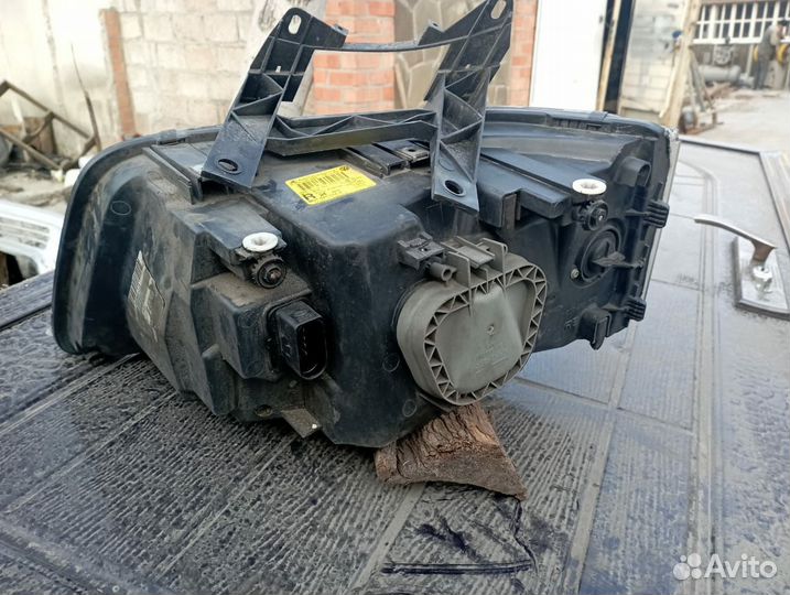 Фара Фольксваген Т 5