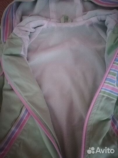 Ветровка-бомбер и берет для девочки 98-104