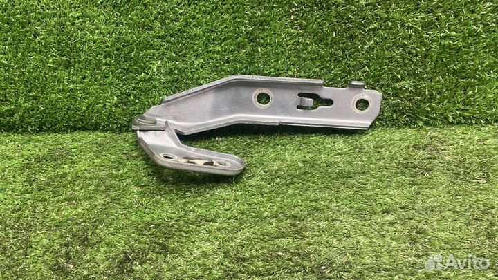 Петля капота левая 4F0823301 Audi A6 C6 allroad 4F