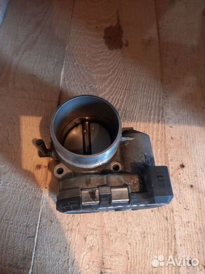 Дроссельная заслонка Гольф 4 1.8 т 06A133062J