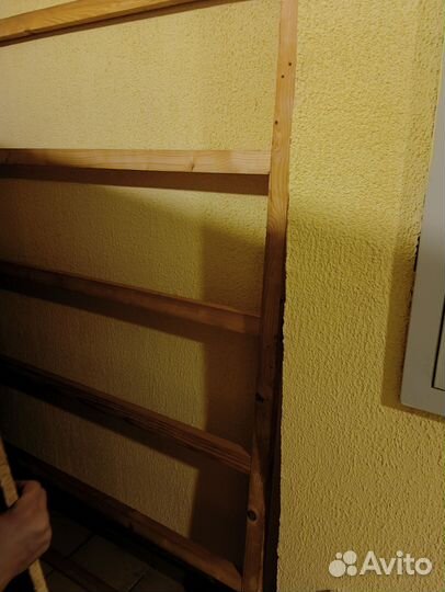 Кровать из натурального дерева