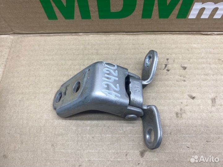 Петля двери задняя левая Honda Civic 4D 2006-2012