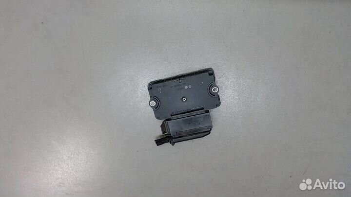 Блок управления стояночным тормозом Volkswagen Tou