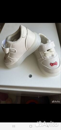 Летний костюм и светящиеся кеды