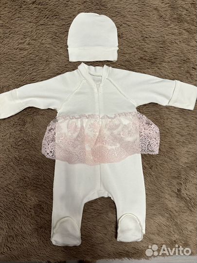 Комплект на выписку для девочки