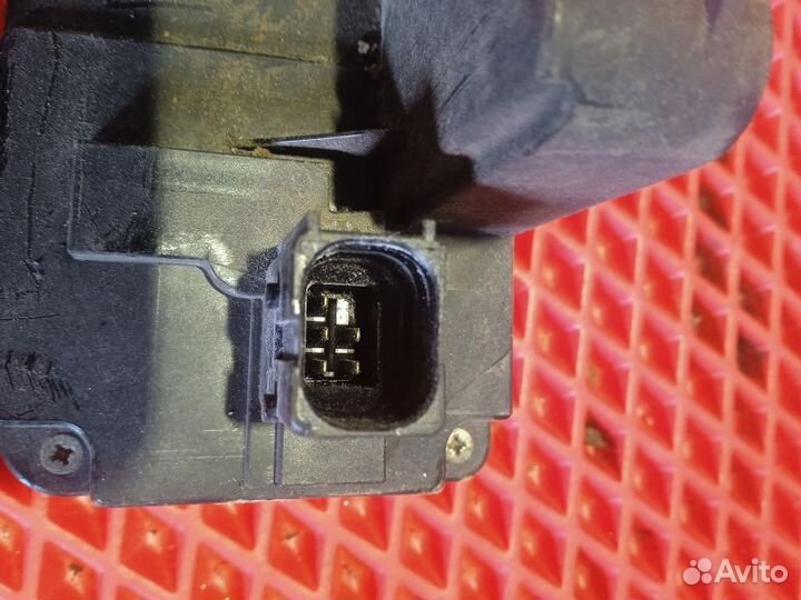 Замок двери задний левый Opel Vectra C