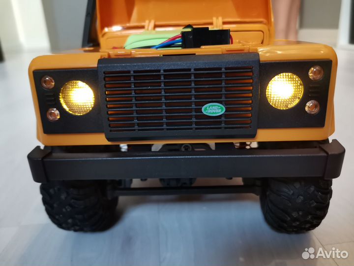 Радиоуправляемый Land Rover Defender 4WD