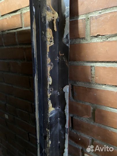 Металлическая дверь