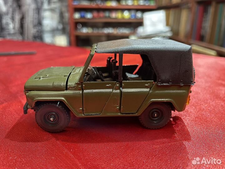 Модели автомобилей УАЗ и газ масштаб 1:43