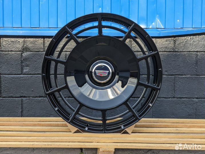 Кованые диски R24 на Cadillac Escalade
