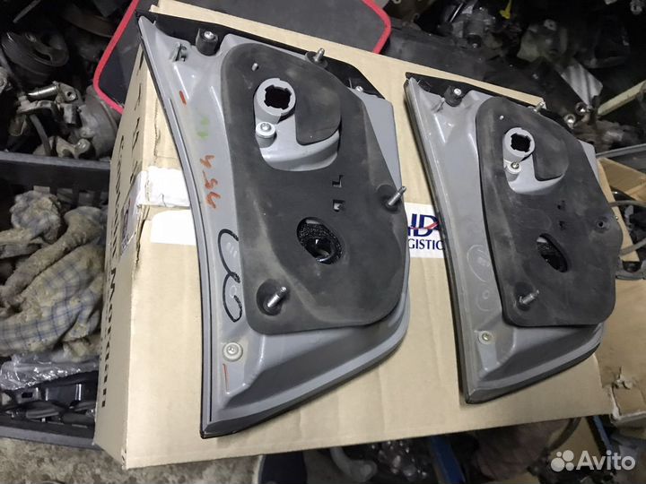 Lexus RX 300 350 левый фонарь в крышку багажника