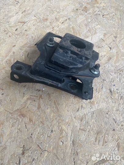 Подушка двигателя Toyota Prius NHW20 2007