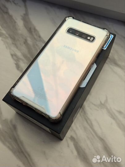 Samsung Galaxy S10, 8/128 ГБ