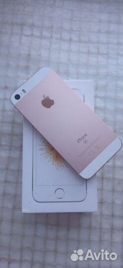 iPhone SE, 32 ГБ