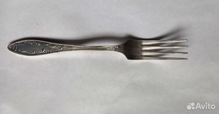 Набор мельхиоровых вилок мнц 12 шт в коробке. СССР