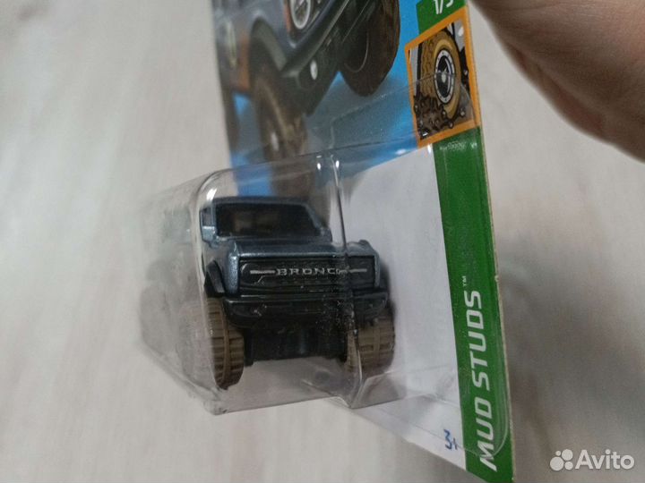 Hot wheels машинка ford bronco