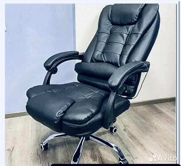 Компьютерное кресло офисное руководителя