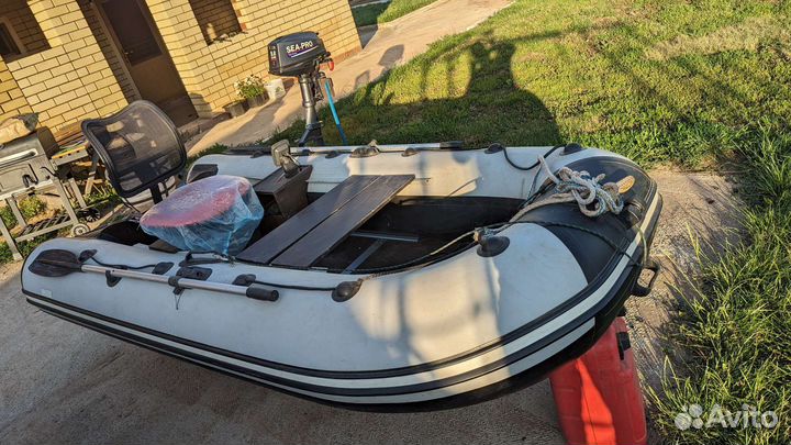 Ривьера 320 с мотором, эхолотом, колесами