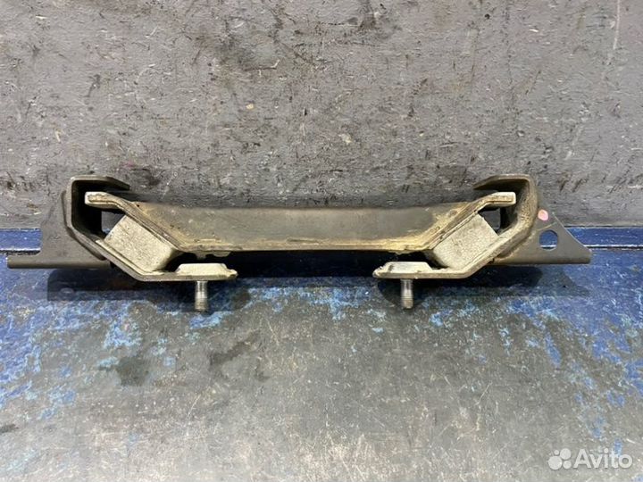 Подушка АКПП Mitsubishi Pajero 4 V90