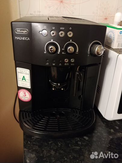 Кофемашина Delonghi Magnifica esam 4000.B