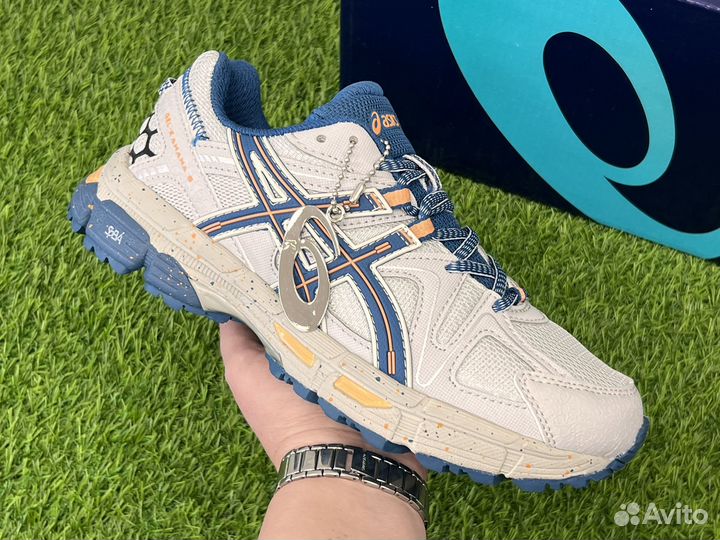 Кроссовки женские asics