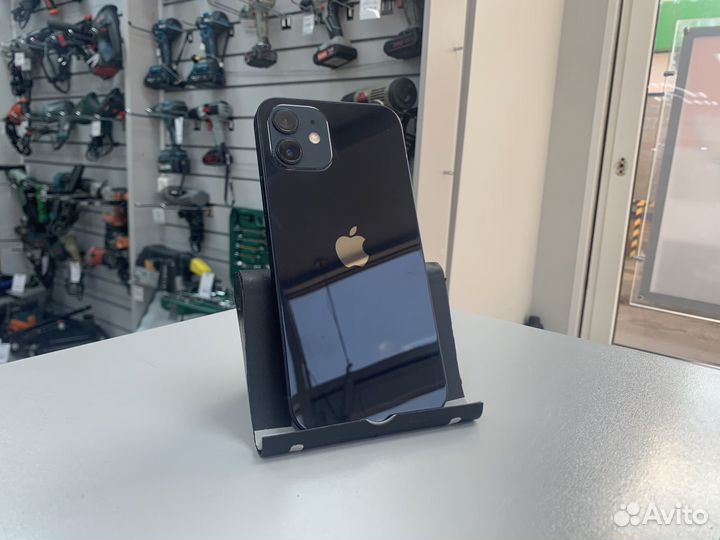 iPhone 12, 64 ГБ