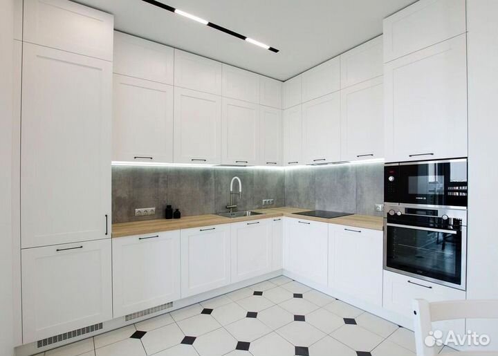 Угловая в потолок кухня на заказ