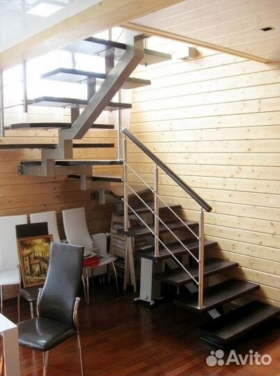 Лестница на металлическом каркасе