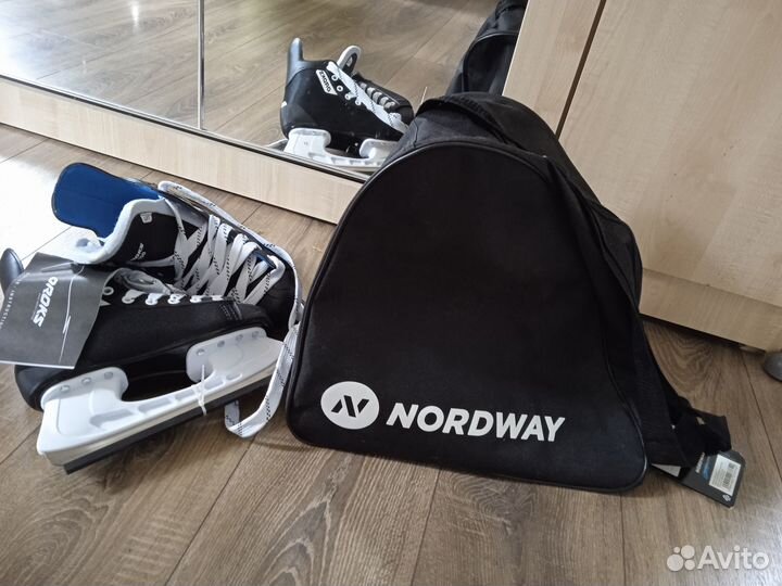 Новые коньки размер 37 с сумкой-чехлом