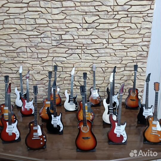 Гитара сувенир