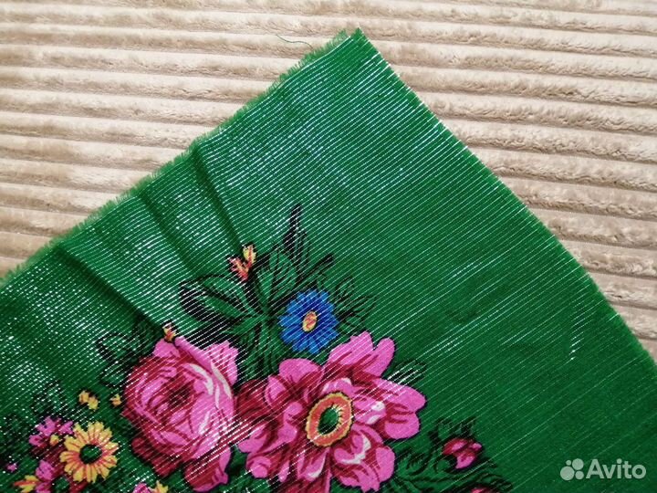 Платок цветной в народном стиле