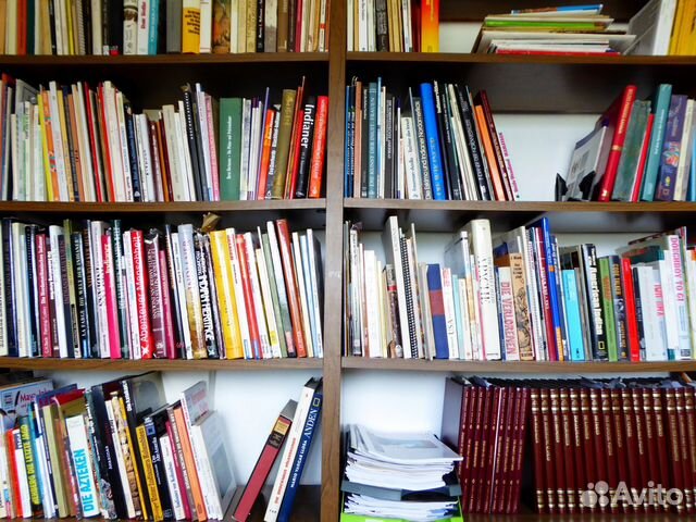 Распродаю книжный шкаф