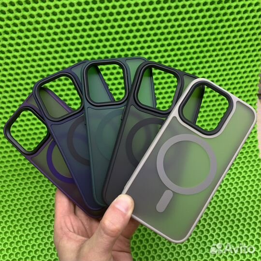 Чехол на iPhone 15 Pro MagSafe матовый GSR