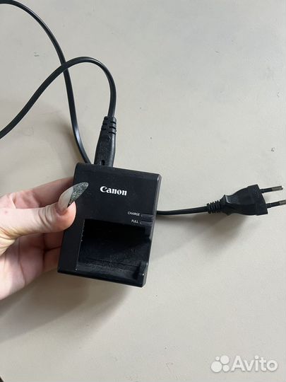 Зеркальный фотоаппарат canon eos4000d