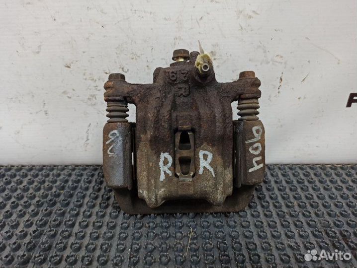 Суппорт тормозной задний правый Honda Odyssey RA4