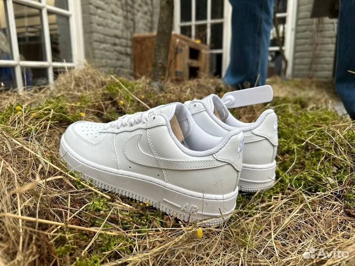 Кроссовки Nike Air Force 1 Low белые весна-лето