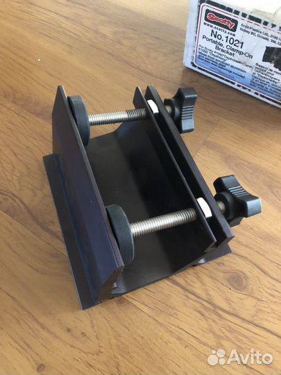 Струбцина для установки даунриггера Scotty 1050/10