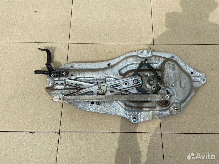 Стеклоподьемник передний правый Kia cerato 2