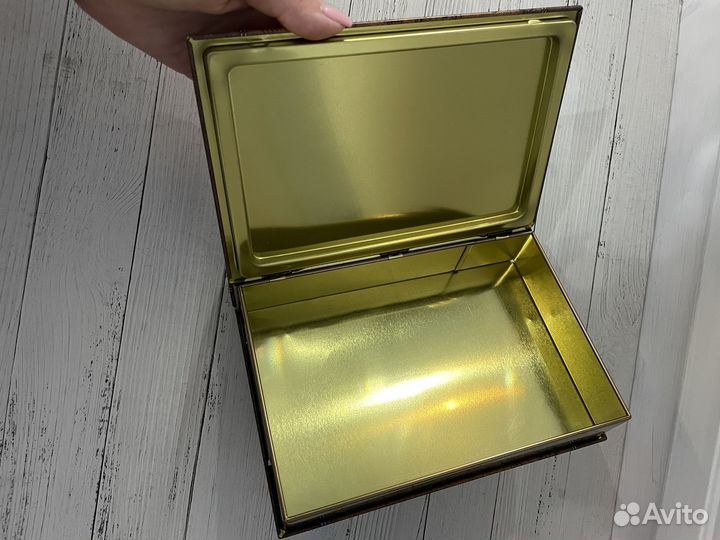 Металлические коробки от чая