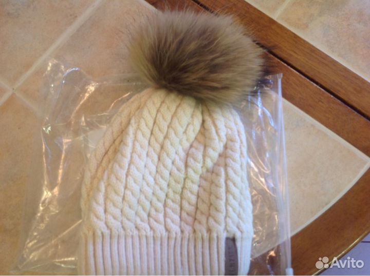 Новая шапка с помпоном