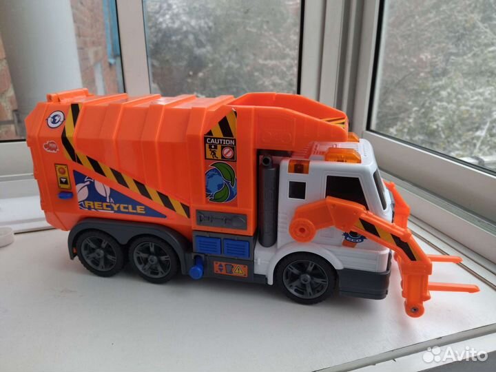 Мусоровоз игрушка