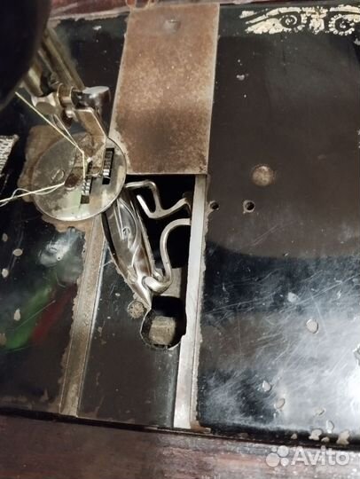 Швейная машинка зингер