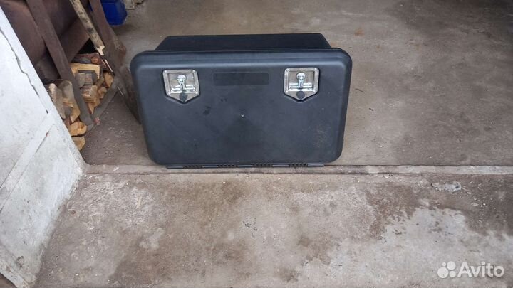 Инструментальный ящик на грузовик